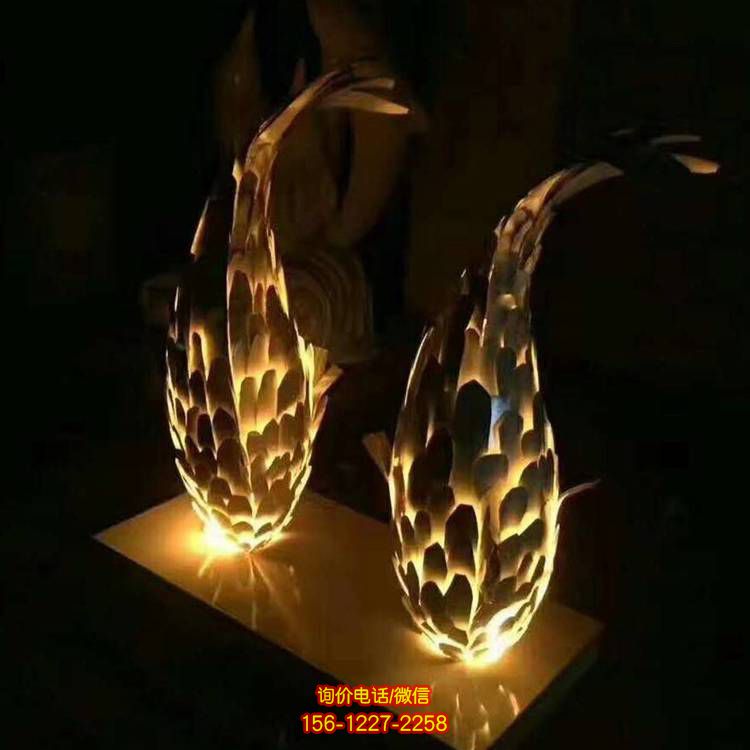 抽象雕塑，點綴園林景觀