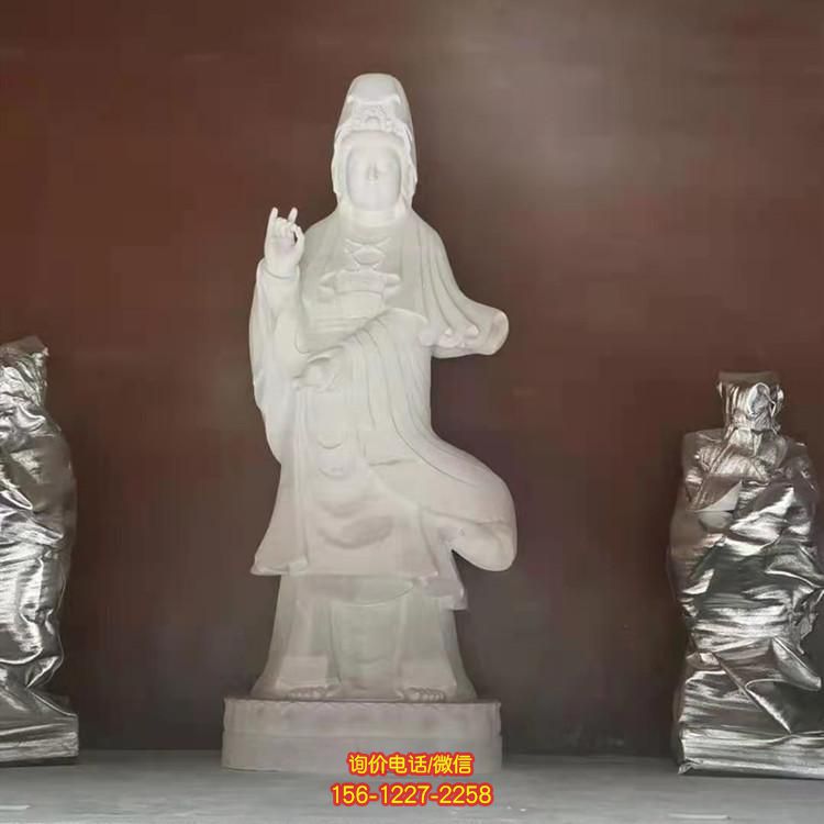 景區寺院觀音雕塑，美化環境帶來良好體驗
