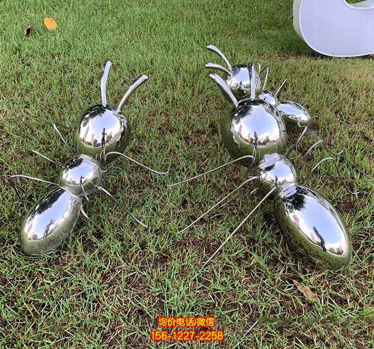 森林公園覓食拋光不銹鋼螞蟻雕塑