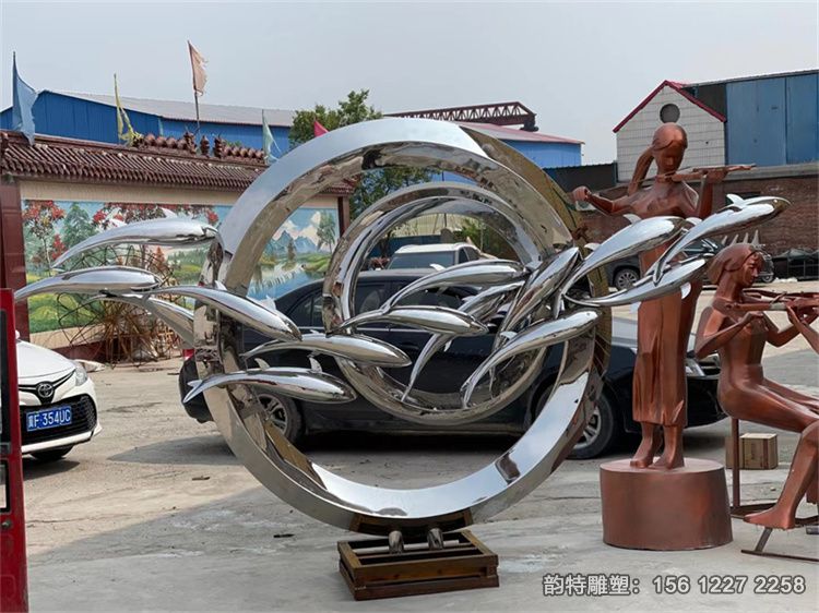 不銹鋼魚(yú)雕塑95