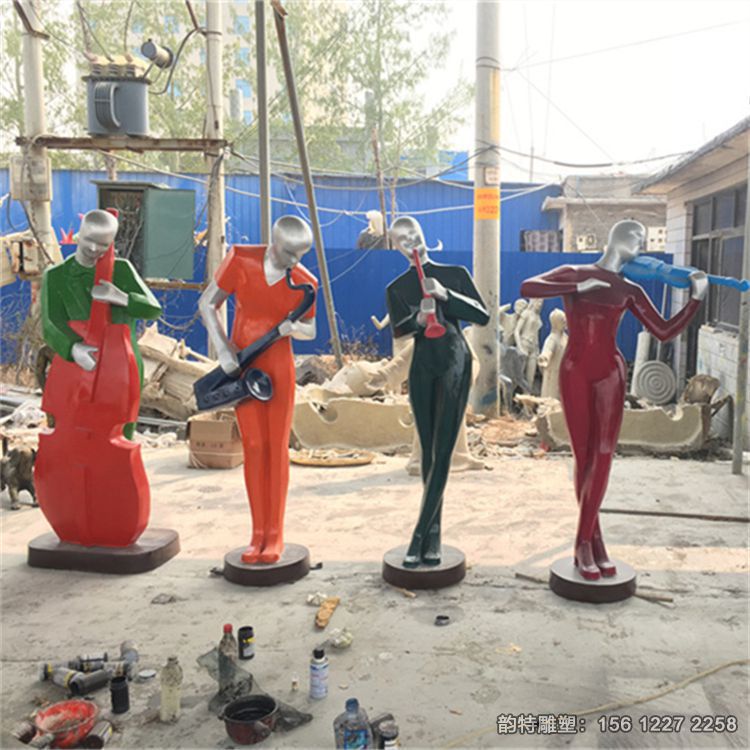 抽象音樂人物雕塑定制，玻璃鋼吹拉彈唱雕塑廠家