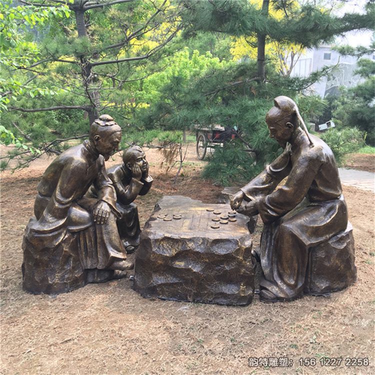 古人下象棋雕塑造型，玻璃鋼下象棋人物雕塑設計