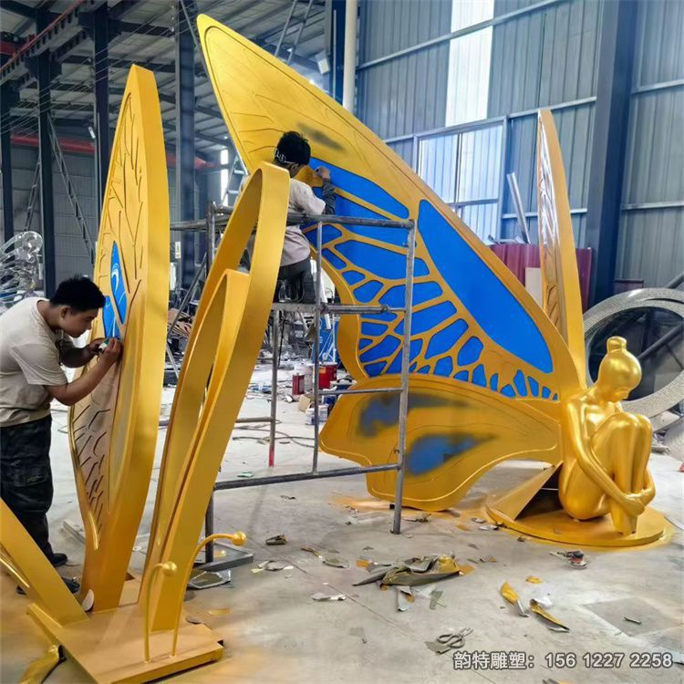 不銹鋼蝴蝶仙子雕塑 手工彩繪現(xiàn)場(chǎng)實(shí)拍圖